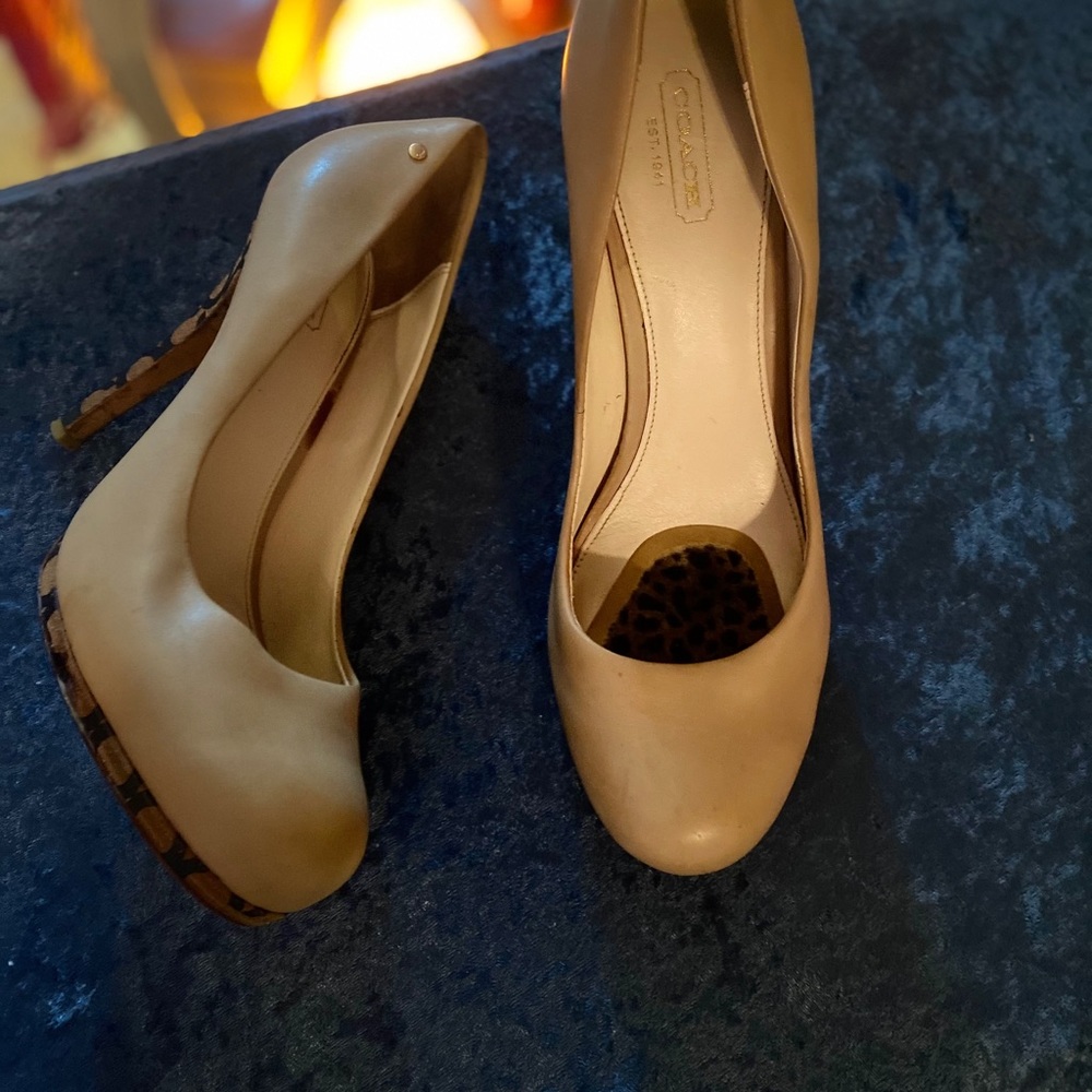 Woman’s heels - Picture 7 of 10